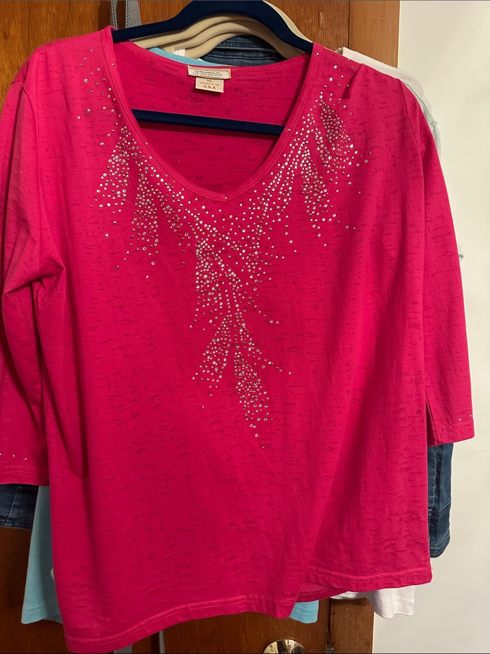 Women's Hot Pink Embellished V-Neck Long Sleeve Tee